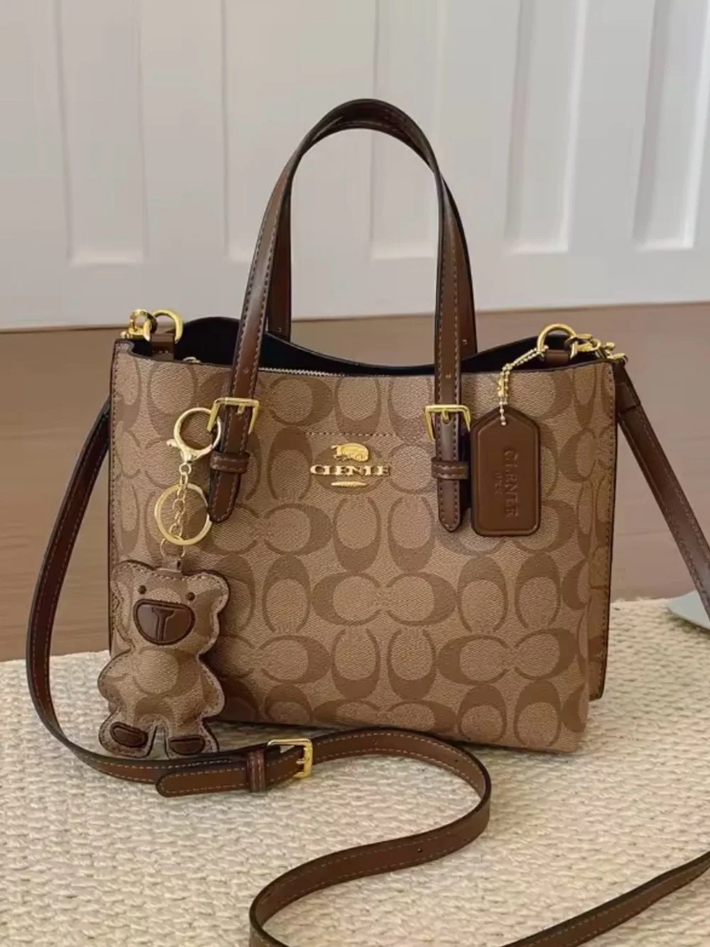 Brown vegan leather Tote Bag with Teddy Charm - Picture 6 of 8